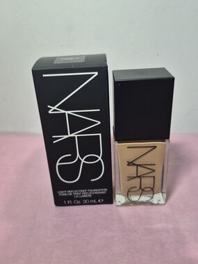NARS Foundation Liquid - Beige Tone